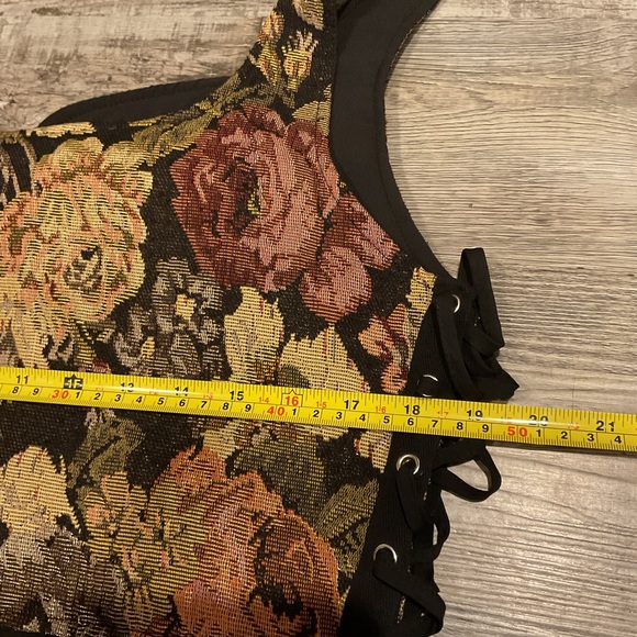 Women’s curvy corsets bundle - Picture 6 of 10